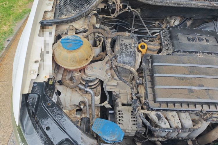 Used Volkswagen Polo 2014 1.4L Automatic Comfort Edition Engine Bay Right