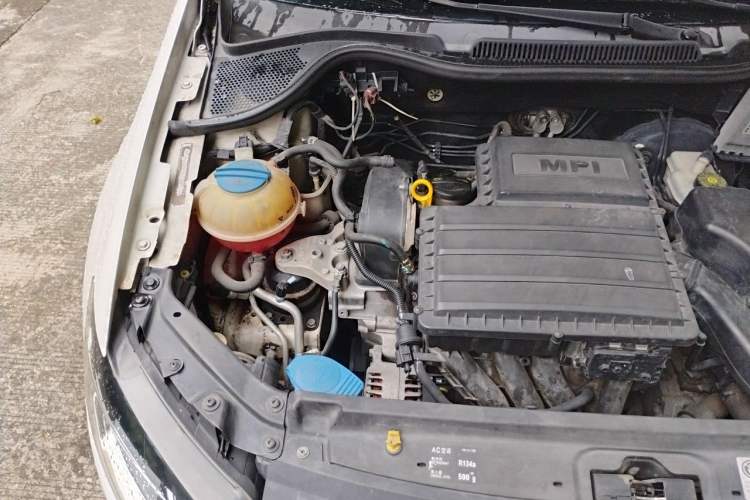 Used Volkswagen Polo 2014 1.6L Automatic Comfort Edition Engine Bay Right