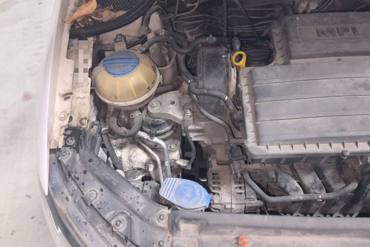Used Volkswagen Polo 2014 1.6L Automatic Comfort Edition Engine Bay Right