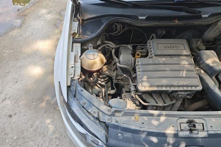 Used Volkswagen Polo 2014 1.4L Manual Fashion Edition Engine Bay Right