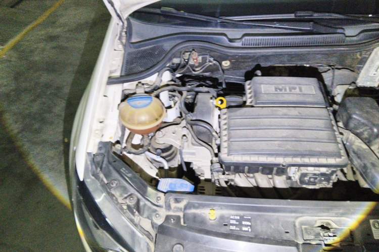 Used Volkswagen Polo 2014 1.4L Manual Fashion Edition Engine Bay Right