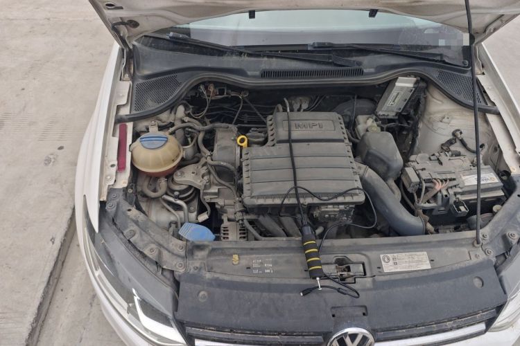 Used Volkswagen Polo 2014 1.4L Manual Comfort Edition Engine Bay Right