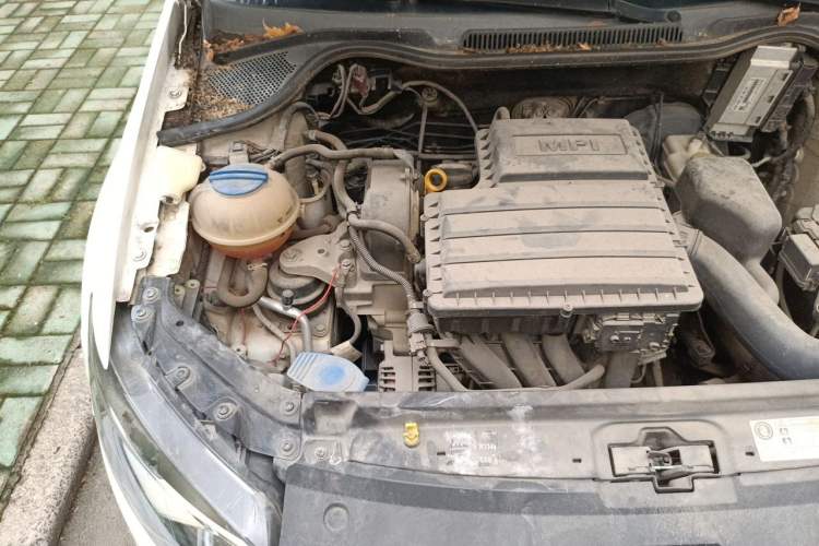 Used Volkswagen Polo 2014 1.4L Manual Fashion Edition Engine Bay Right