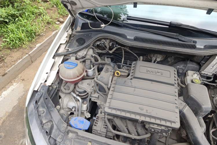 Used Volkswagen Polo 2014 1.4L Manual Fashion Edition Engine Bay Right