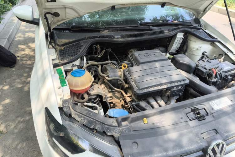 Used Volkswagen Polo 2014 1.4L Manual Fashion Edition Engine Bay Right