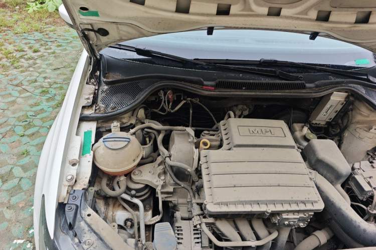 Used Volkswagen Polo 2014 1.4L Manual Fashion Edition Engine Bay Right