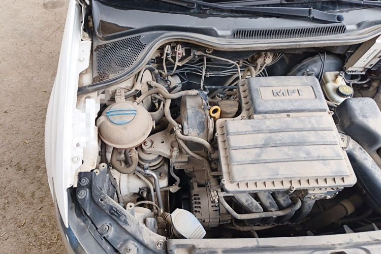 Used Volkswagen Polo 2014 1.4L Manual Fashion Edition Engine Bay Right