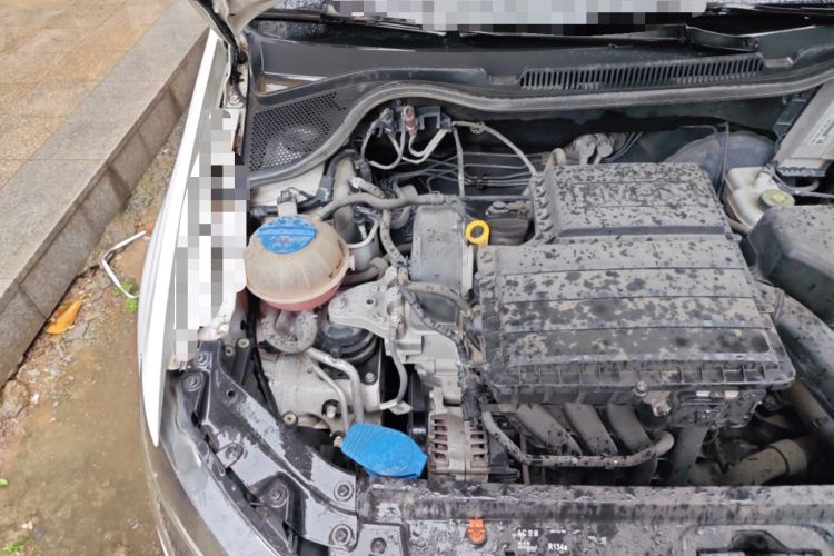 Used Volkswagen Polo 2014 1.4L Manual Fashion Edition Engine Bay Right