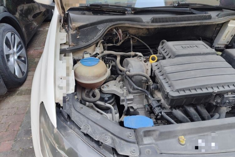 Used Volkswagen Polo 2014 1.4L Automatic Luxury Edition Engine Bay Right