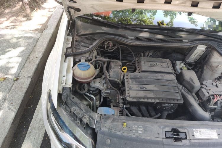 Used Volkswagen Polo 2014 1.4L Manual Fashion Edition Engine Bay Right