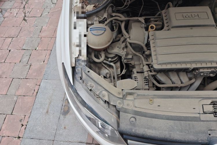 Used Volkswagen Polo 2014 1.4L Manual Fashion Edition Engine Bay Right