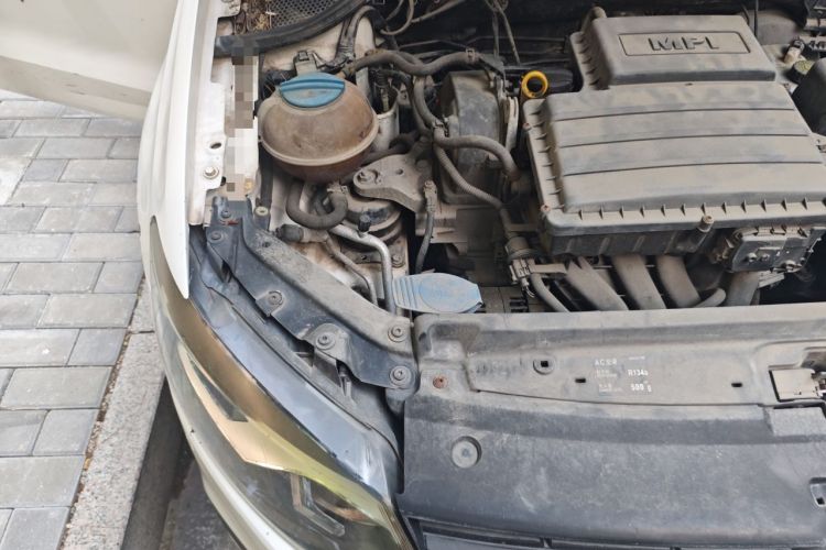 Used Volkswagen Polo 2014 1.4L Manual Fashion Edition Engine Bay Right