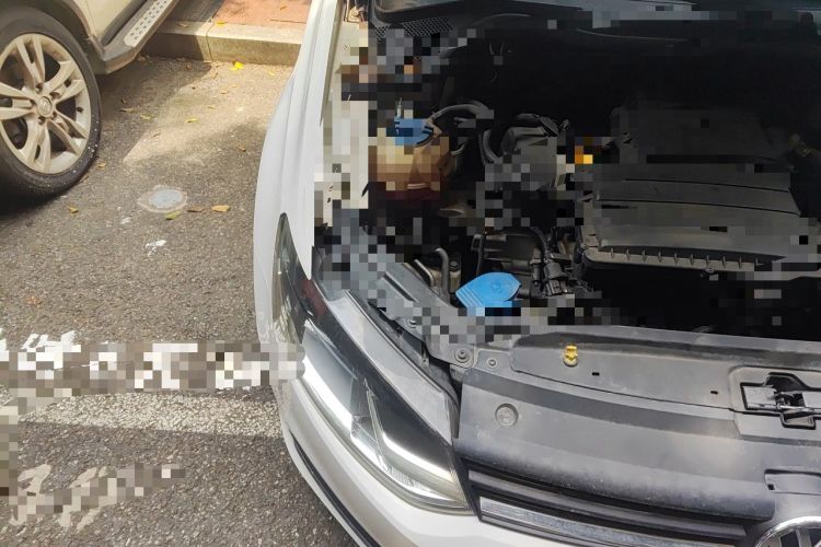 Used Volkswagen Polo 2014 1.6L Automatic Comfort Edition Engine Bay Right