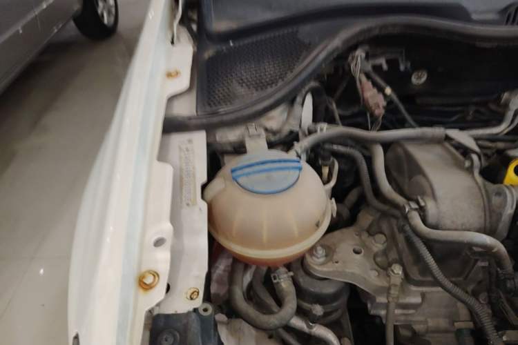 Used Volkswagen Polo 2014 1.4L Manual Fashion Edition Engine Bay Right