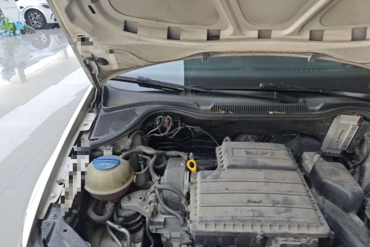 Used Volkswagen Polo 2014 1.6L Automatic Comfort Edition Engine Bay Right