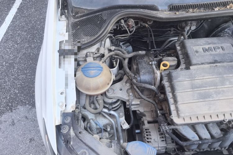 Used Volkswagen Polo 2014 1.4L Automatic Comfort Edition Engine Bay Right