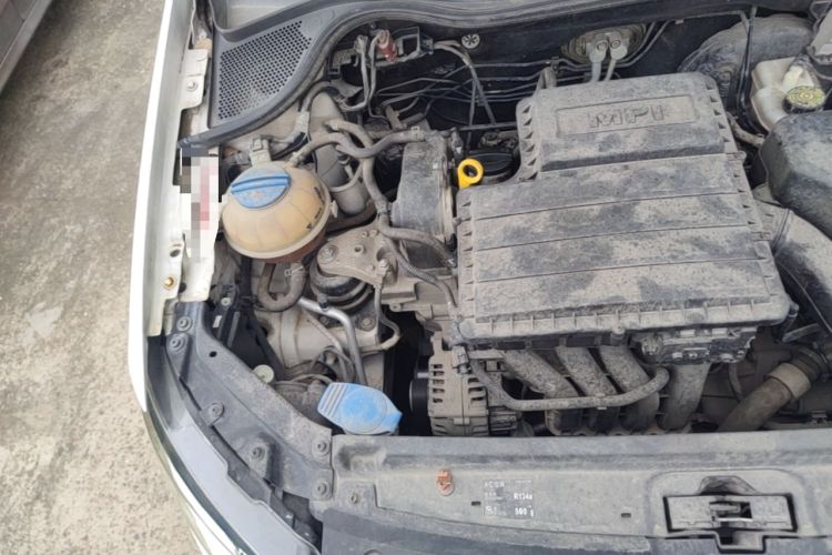Used Volkswagen Polo 2014 1.6L Automatic Comfort Edition Engine Bay Right