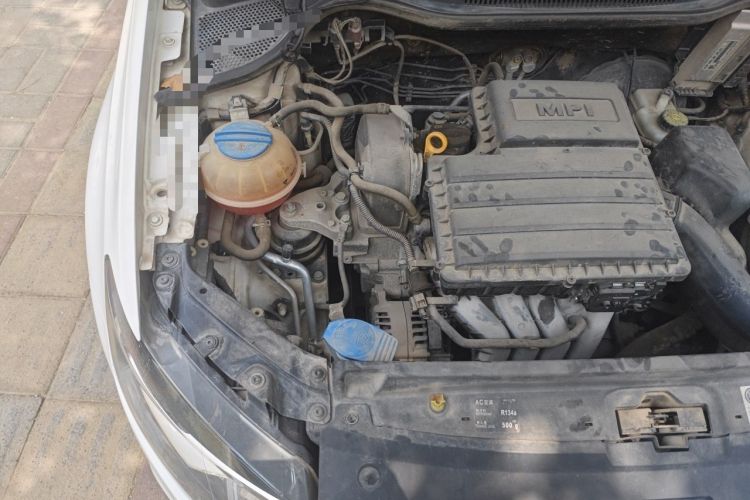 Used Volkswagen Polo 2014 1.4L Manual Fashion Edition Engine Bay Right