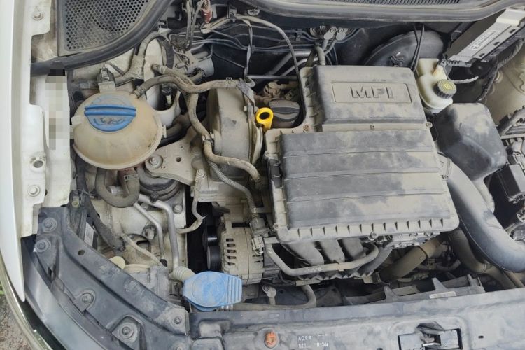 Used Volkswagen Polo 2014 1.4L Automatic Comfort Edition Engine Bay Right
