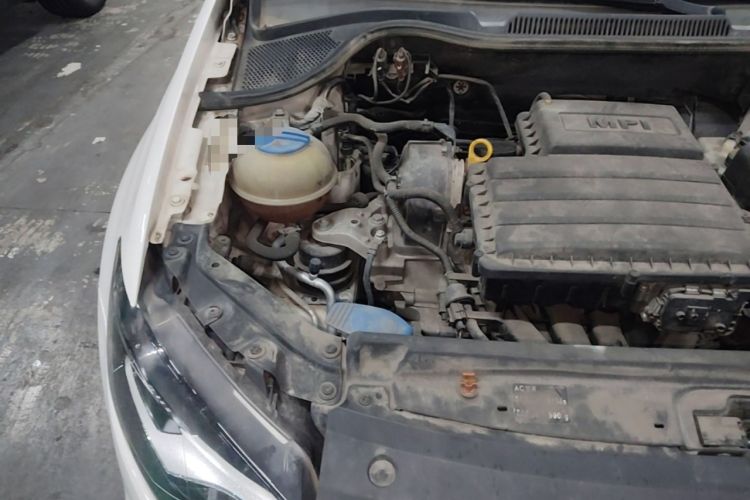 Used Volkswagen Polo 2014 1.4L Manual Fashion Edition Engine Bay Right