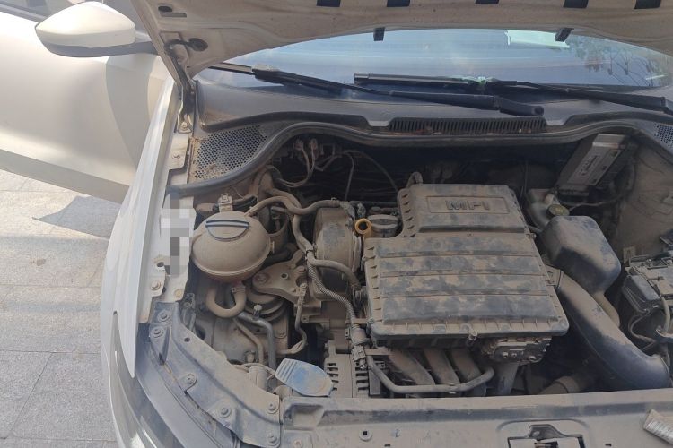 Used Volkswagen Polo 2014 1.6L Manual Comfort Edition Engine Bay Right