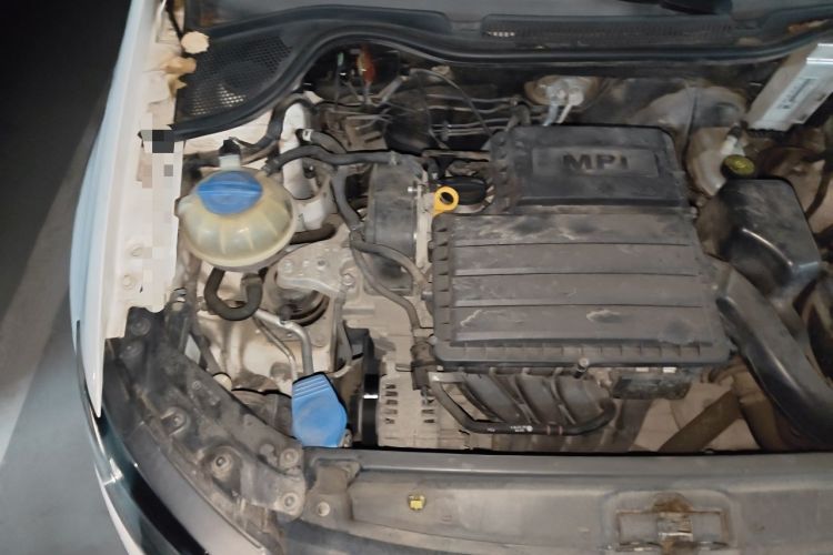 Used Volkswagen Polo 2014 1.6L Automatic Comfort Edition Engine Bay Right
