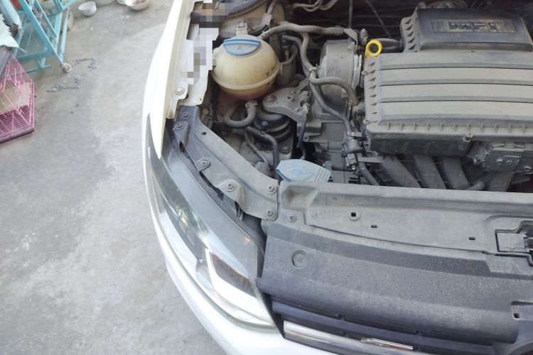 Used Volkswagen Polo 2014 1.6L Automatic Comfort Edition Engine Bay Right