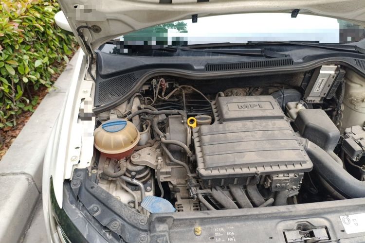 Used Volkswagen Polo 2014 1.4L Manual Fashion Edition Engine Bay Right