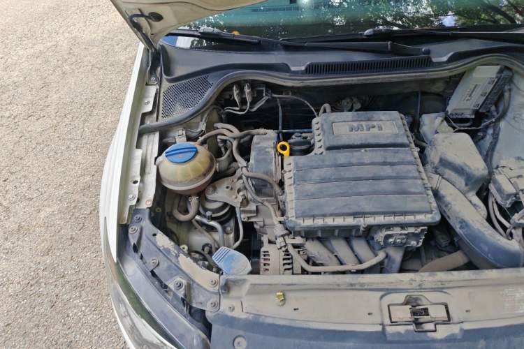 Used Volkswagen Polo 2014 1.4L Manual Fashion Edition Engine Bay Right