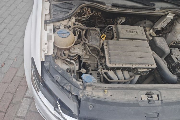 Used Volkswagen Polo 2014 1.4L Automatic Luxury Edition Engine Bay Right