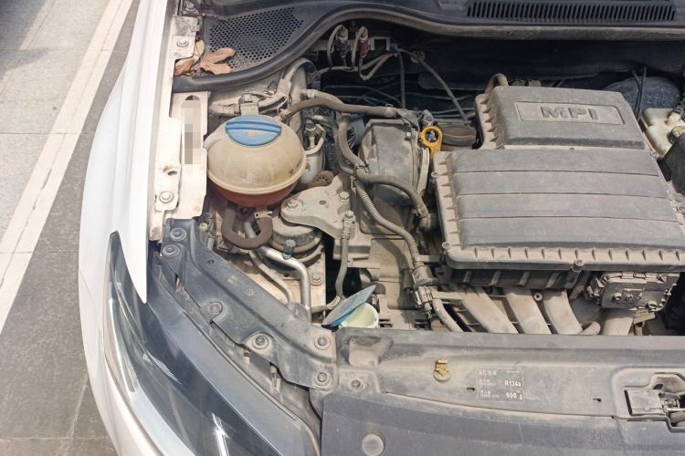 Used Volkswagen Polo 2014 1.6L Automatic Comfort Edition Engine Bay Right