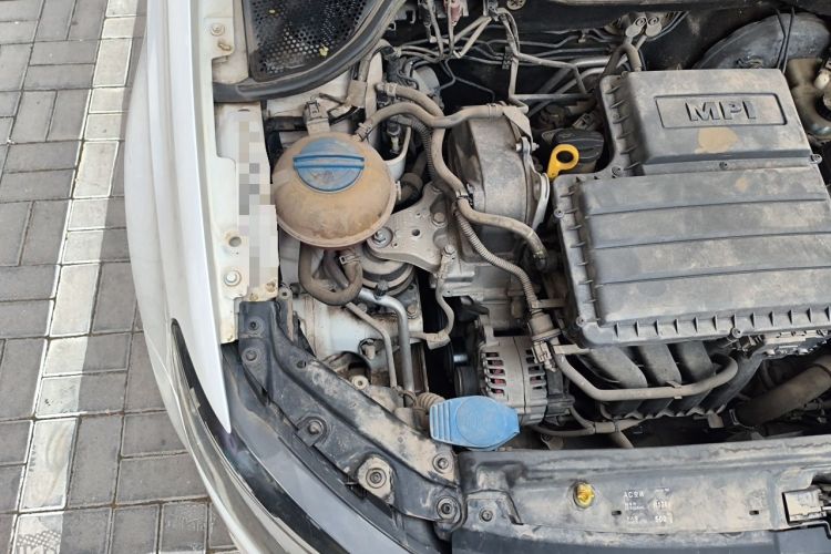 Used Volkswagen Polo 2014 1.4L Manual Fashion Edition Engine Bay Right