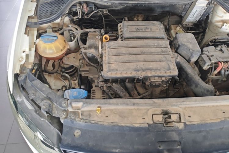Used Volkswagen Polo 2014 1.6L Automatic Luxury Edition Engine Bay Right