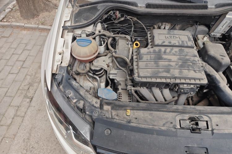 Used Volkswagen Polo 2014 1.6L Automatic Comfort Edition Engine Bay Right