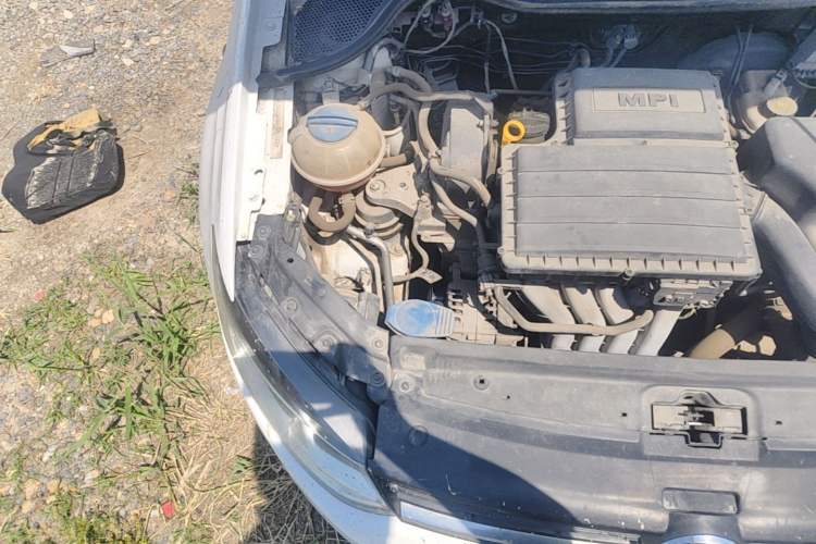 Used Volkswagen Polo 2014 1.4L Automatic Comfort Edition Engine Bay Right