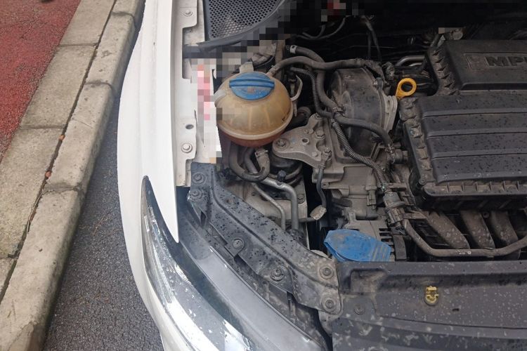 Used Volkswagen Polo 2014 1.6L Automatic Comfort Edition Engine Bay Right