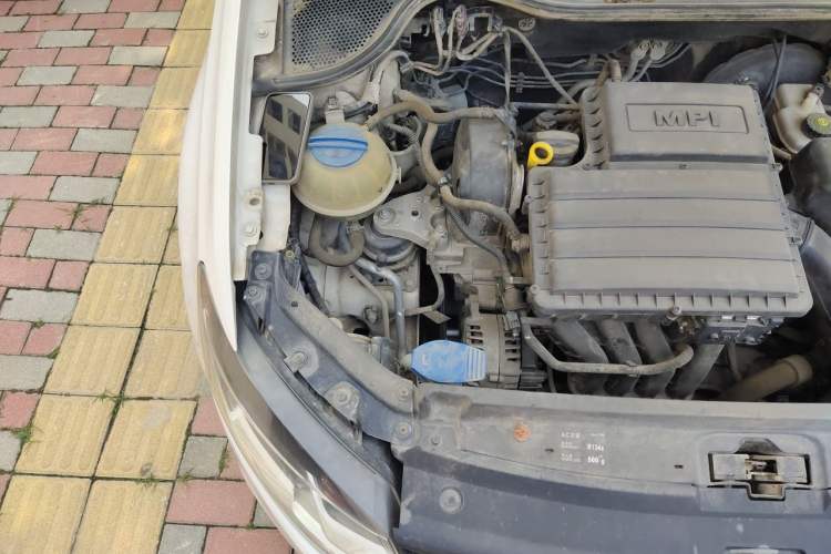 Used Volkswagen Polo 2014 1.4L Manual Comfort Edition Engine Bay Right