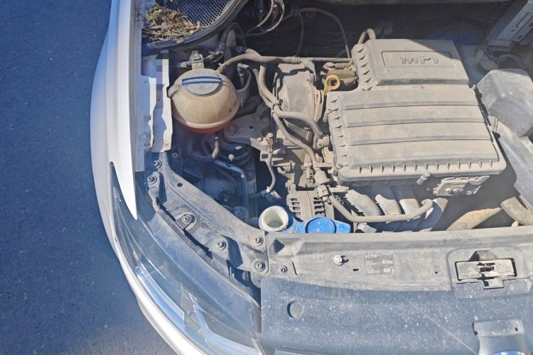 Used Volkswagen Polo 2014 1.4L Manual Comfort Edition Engine Bay Right