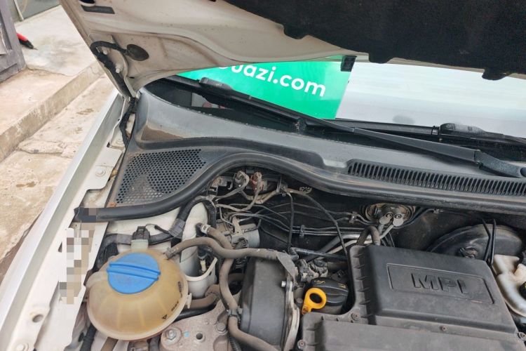 Used Volkswagen Polo 2014 1.6L Automatic Comfort Edition Engine Bay Right