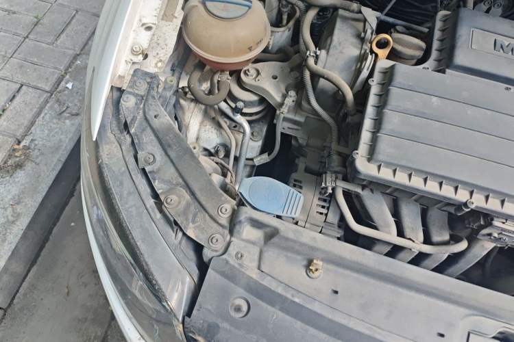 Used Volkswagen Polo 2014 1.4L Manual Fashion Edition Engine Bay Right