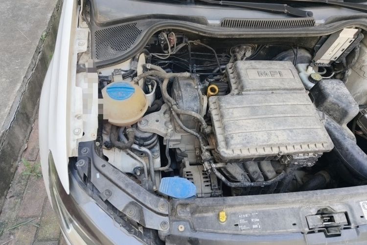 Used Volkswagen Polo 2014 1.4L Manual Comfort Edition Engine Bay Right