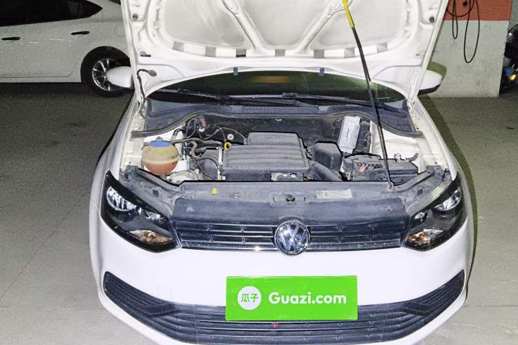 Used Volkswagen Polo 2014 1.4L Manual Fashion Edition Engine Bay Right