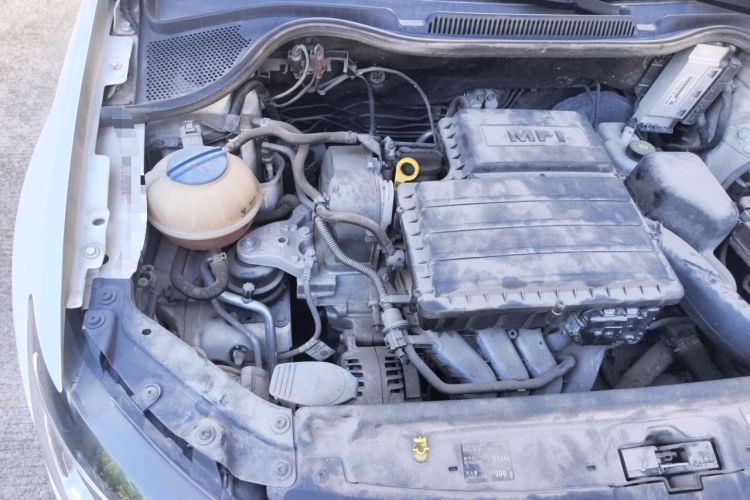 Used Volkswagen Polo 2014 1.6L Automatic Comfort Edition Engine Bay Right