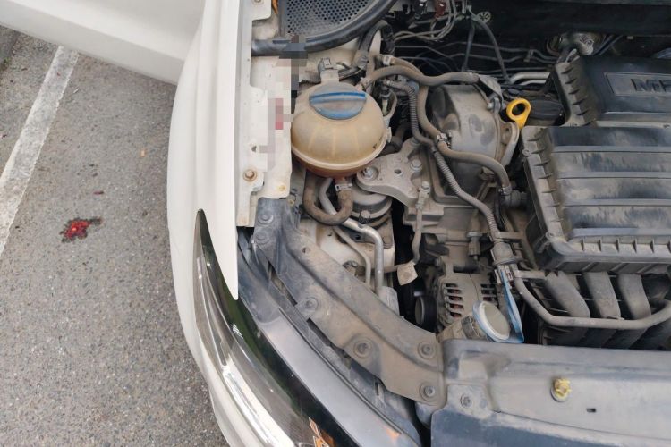 Used Volkswagen Polo 2014 1.4L Automatic Comfort Edition Engine Bay Right