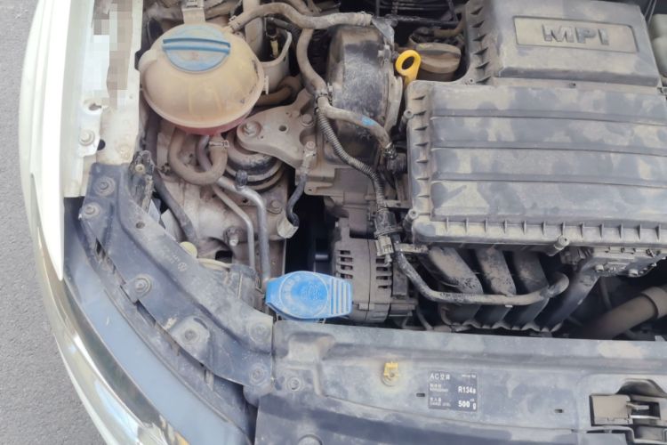 Used Volkswagen Polo 2014 1.4L Manual Comfort Edition Engine Bay Right