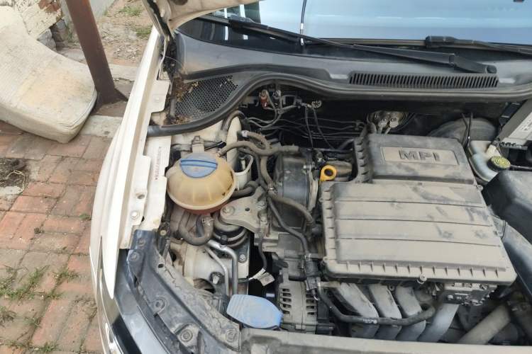 Used Volkswagen Polo 2014 1.6L Automatic Comfort Edition Engine Bay Right