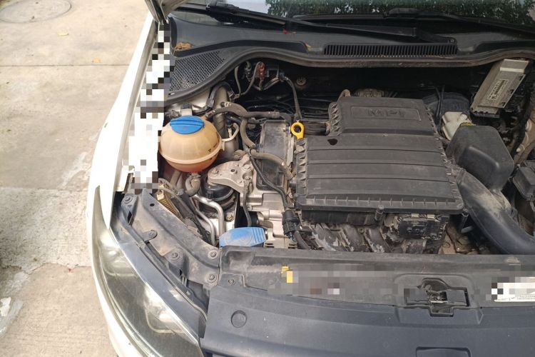 Used Volkswagen Polo 2014 1.6L Automatic Comfort Edition Engine Bay Right