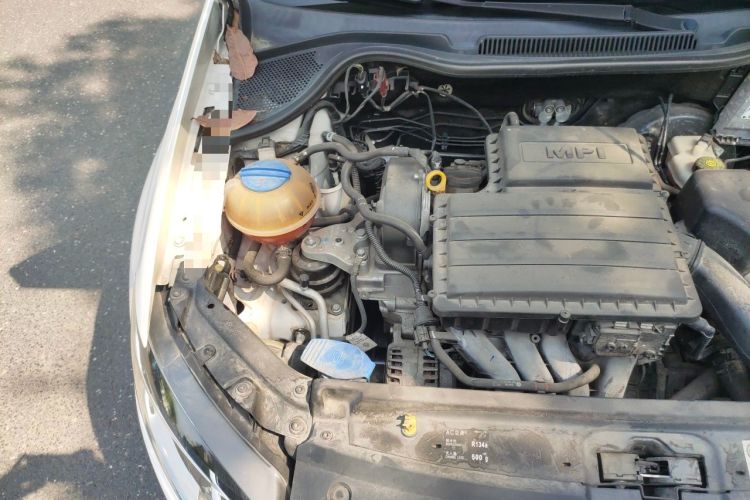 Used Volkswagen Polo 2014 1.6L Automatic Comfort Edition Engine Bay Right