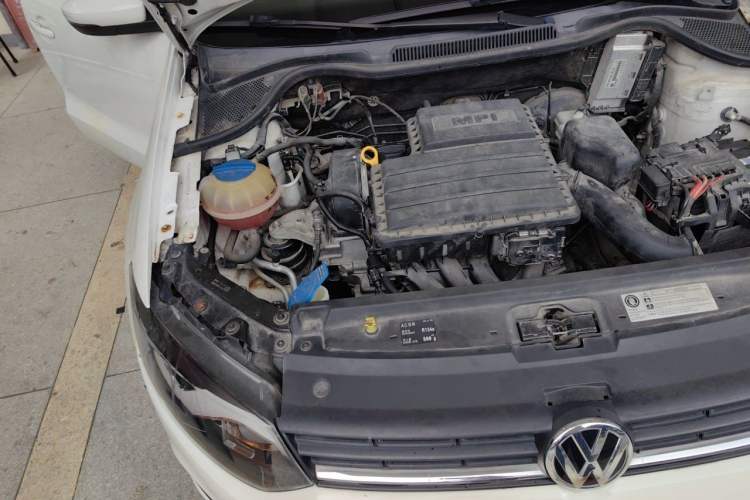 Used Volkswagen Polo 2014 1.4L Manual Fashion Edition Engine Bay Right