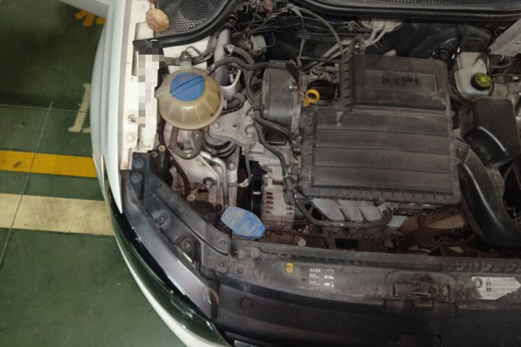 Used Volkswagen Polo 2014 1.4L Manual Fashion Edition Engine Bay Right